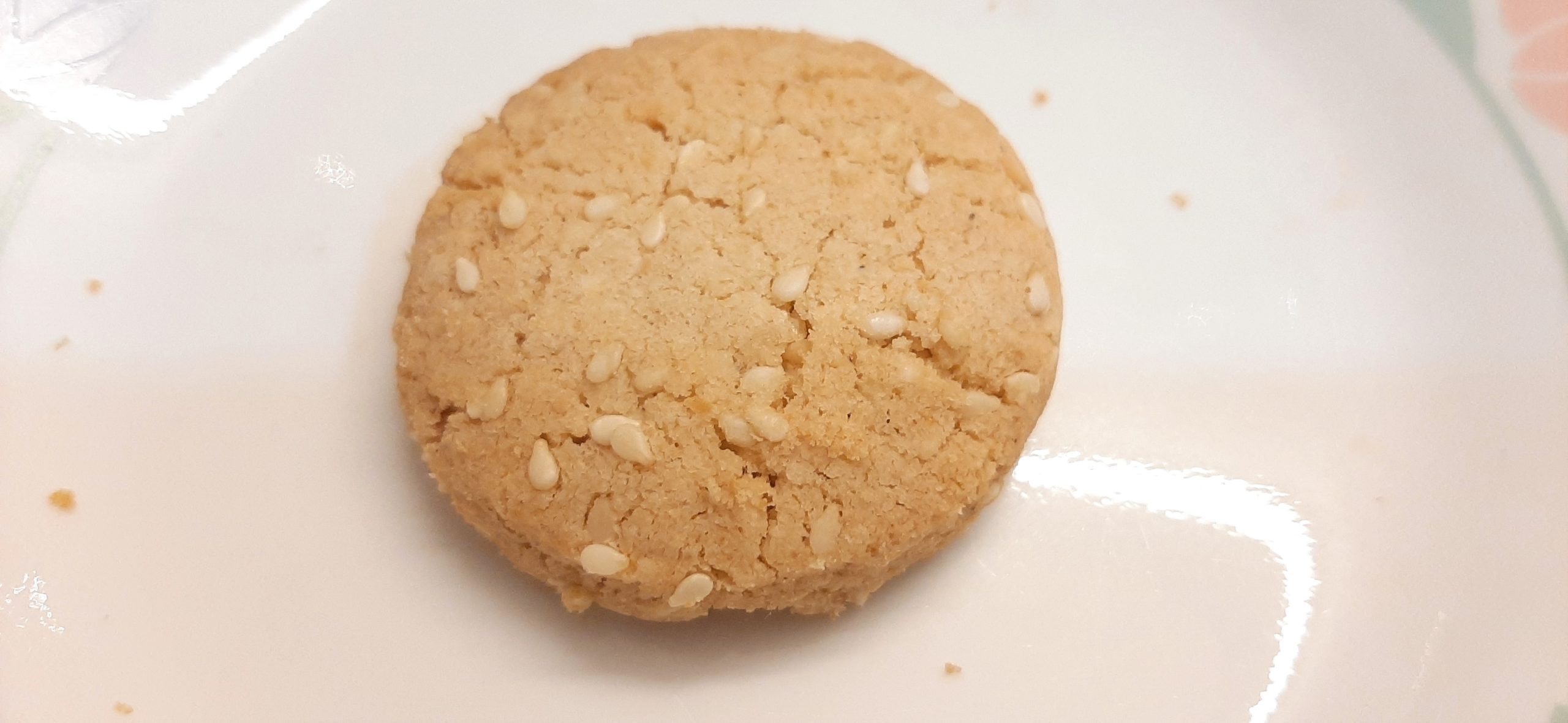 Classic Crunchy Sesame Cookies-mishry