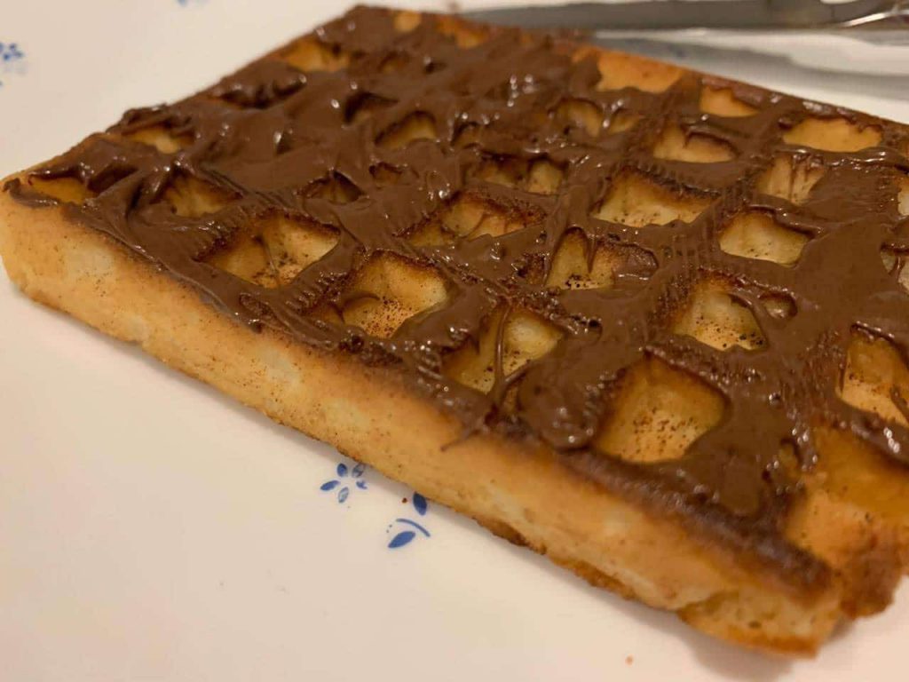 Cinnamon sugar waffle with nutella