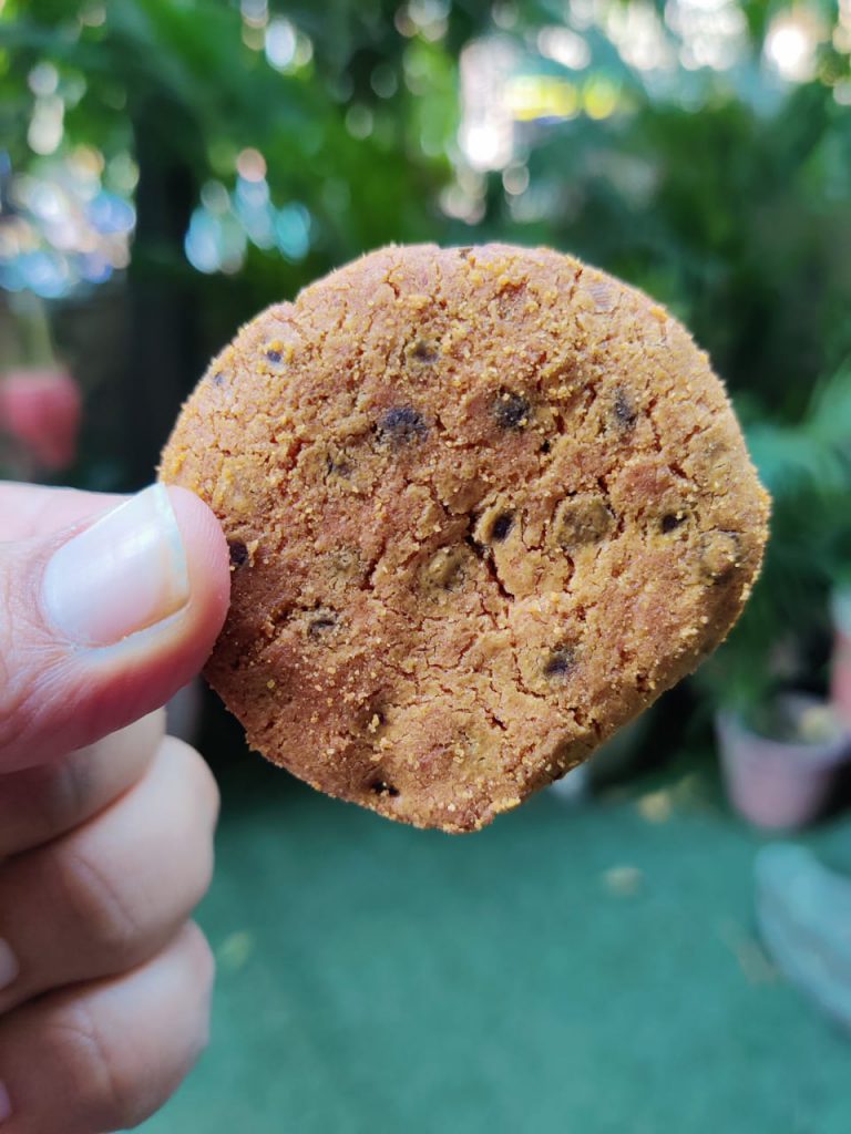 Hey-Grain-Besan-Chocolate-Chip-Cookies-Front-View