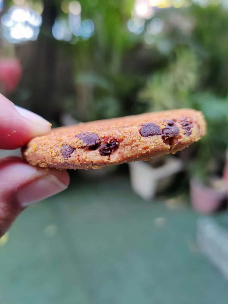 Hey-Grain-Besan-Chocolate-Chip-Cookies-Side-View