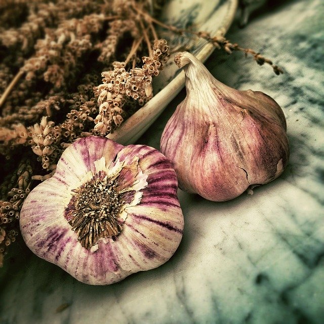 Eating Garlic in Empty Stomach Benefits And Ways