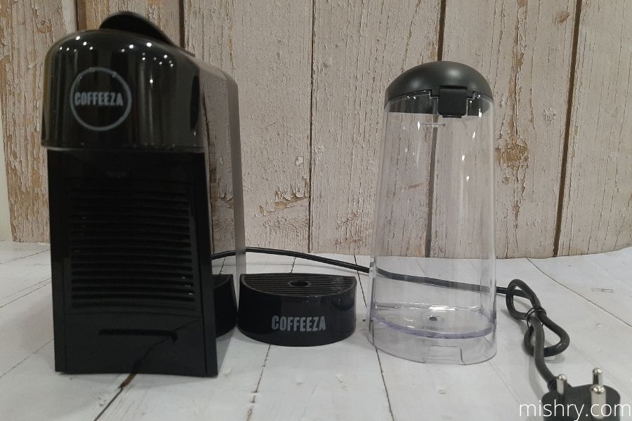 कॉफी मशीन - पानी का जग और ड्रिप ट्रे