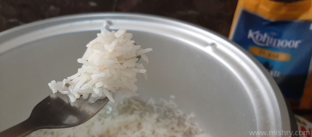 कोहिनूर दुबार बासमती चावल फल्फी और खिले खिले हैं